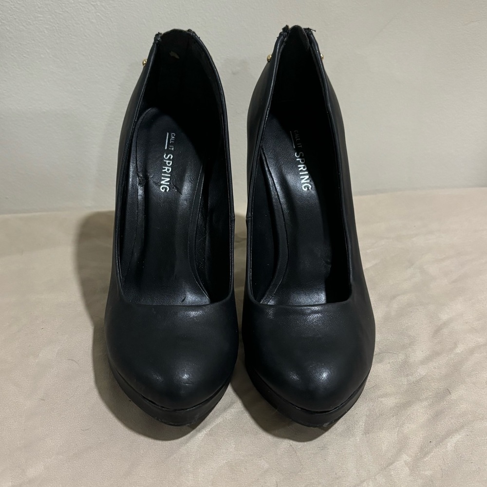 Spring Heels - Picture 2 of 5